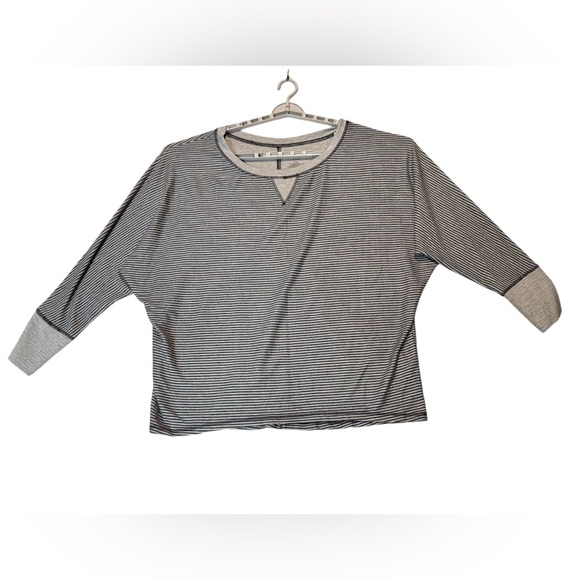 Livi Active Striped 3/4 Sleeves Top Size 22/24 New - Picture 1 of 11